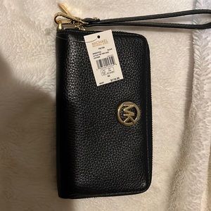 NWT Michael Kors “Fulton” LG flat MF phone case leather black